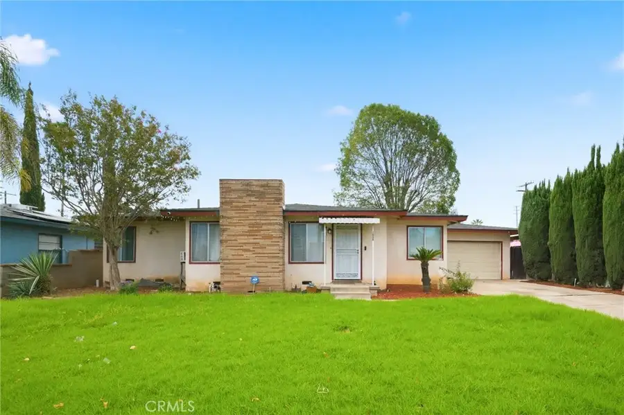1050 W Olive Street, Corona, CA 92882 - #3