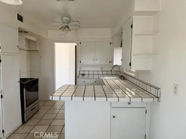 851 Linda, Barstow, CA 92311 - #3