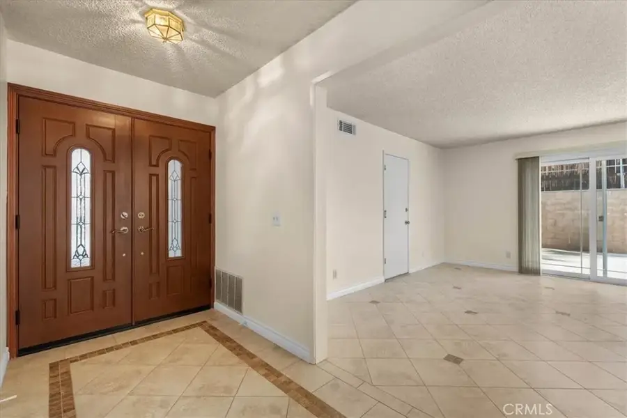 2883 Overland Court, Highland, CA 92346 - #3