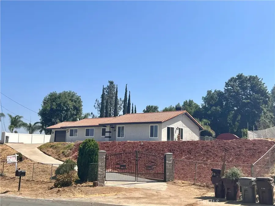 15290 Golden Star Avenue, Riverside, CA 92506 - #2