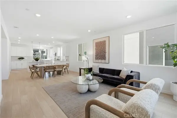 27308 Bear Creek Lane, Valencia, CA 91381