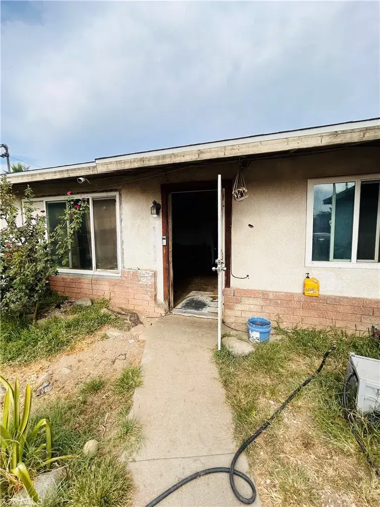 8671 Redwood, Fontana, CA 92335 - #2
