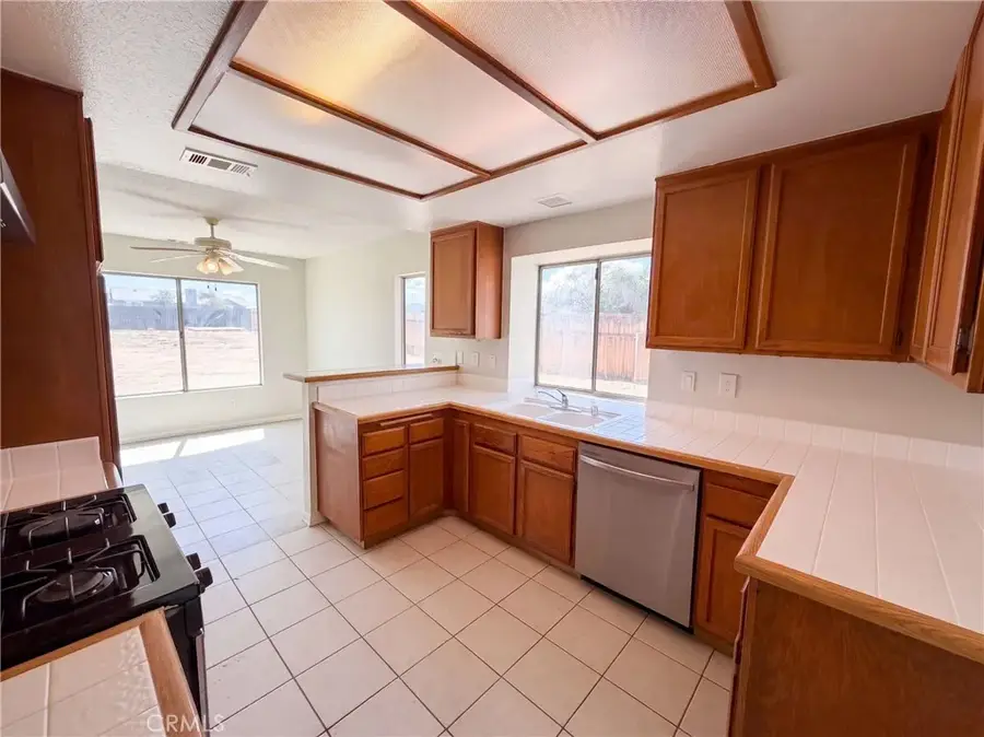13561 Glacier, Hesperia, CA 92345 - #2