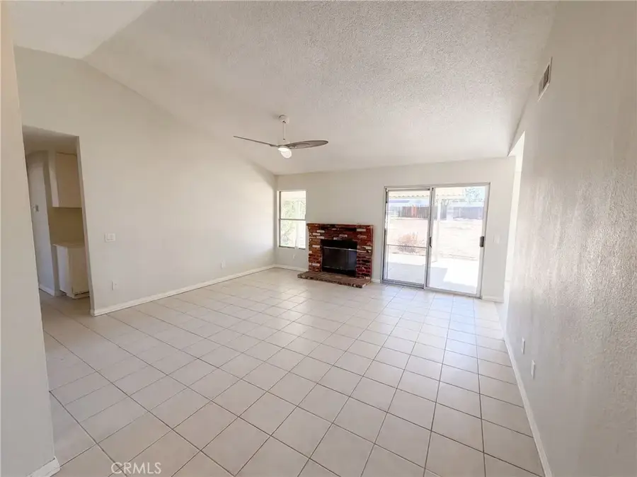13561 Glacier, Hesperia, CA 92345 - #3