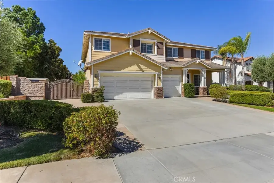 8597 Barnwood Ln., Riverside, CA 92508 - #2