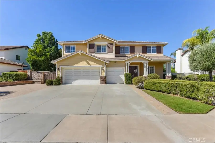 8597 Barnwood Ln., Riverside, CA 92508 - #3