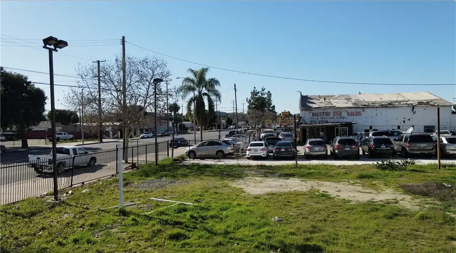 1137 E Mission, Pomona, CA 91766 - #2