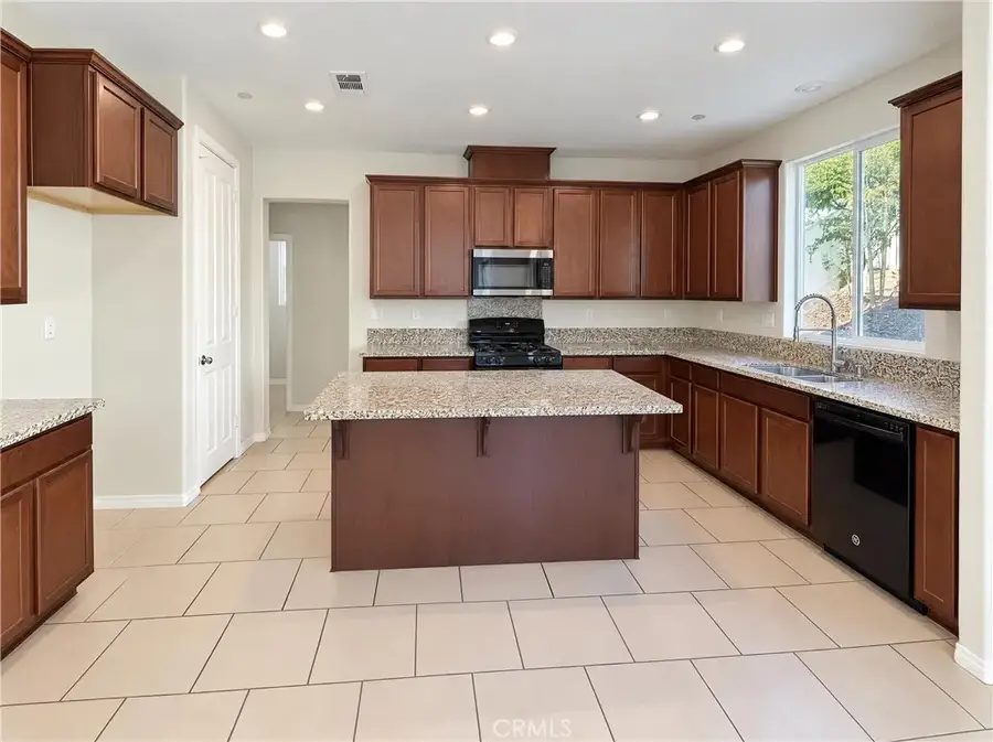 3665 Bilberry, San Bernardino, CA 92407 - #2