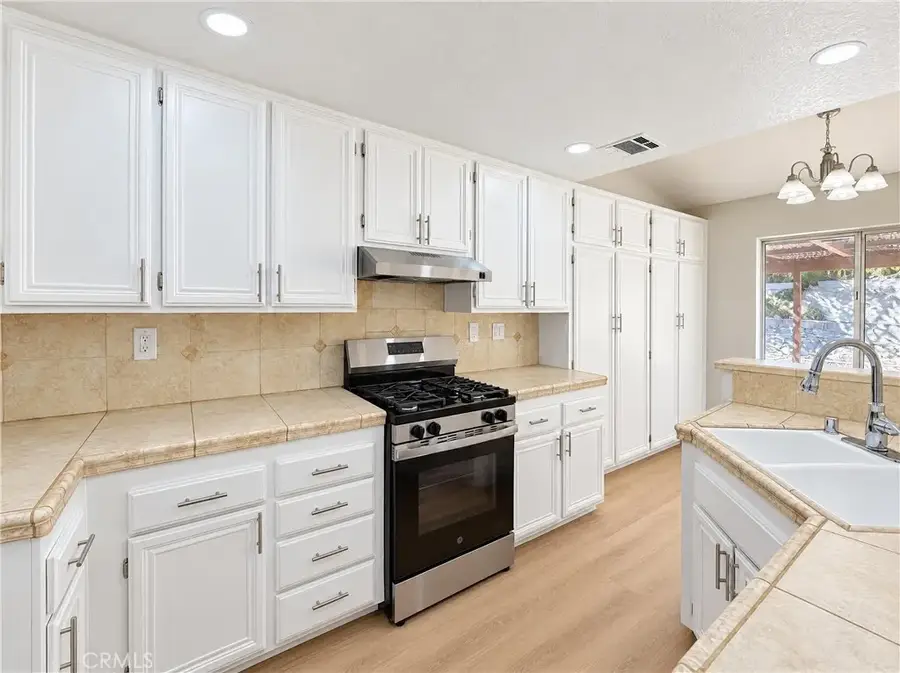 36601 Silverspur, Palmdale, CA 93550 - #2