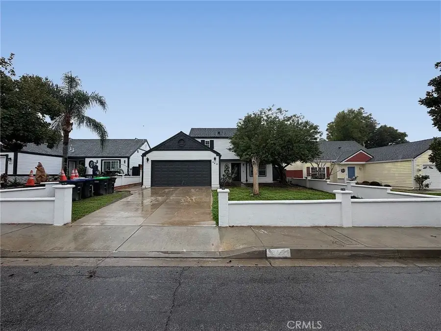 949 Oak Glen Lane, Colton, CA 92324 - #2