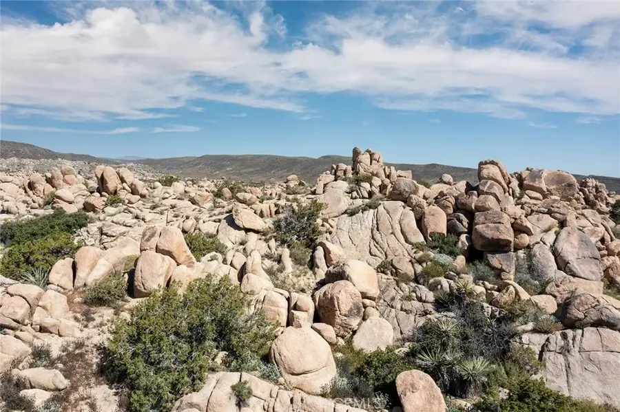 5550 Carlsbad Avenue, Yucca Valley, CA 92284 - #2