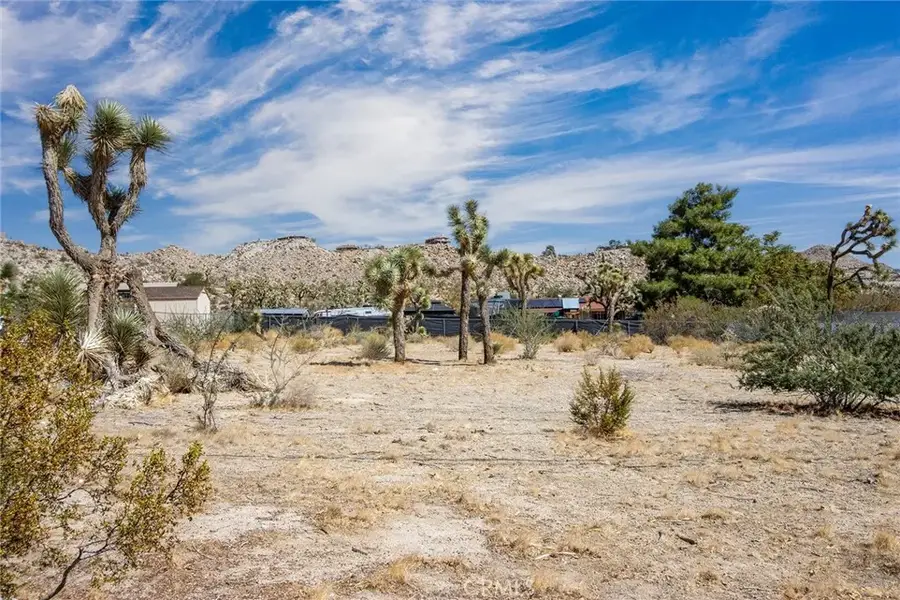 57106 Crestview, Yucca Valley, CA 92284 - Image #2