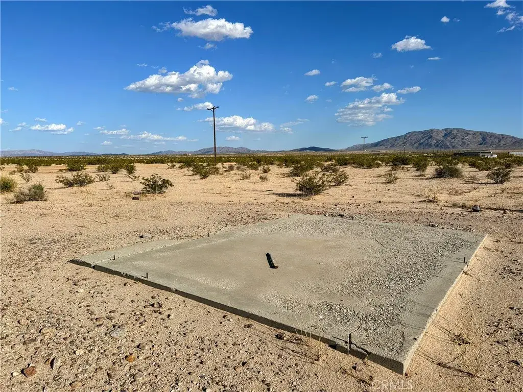 4200 Pinto Mountain, Twentynine Palms, CA 92277 - #1