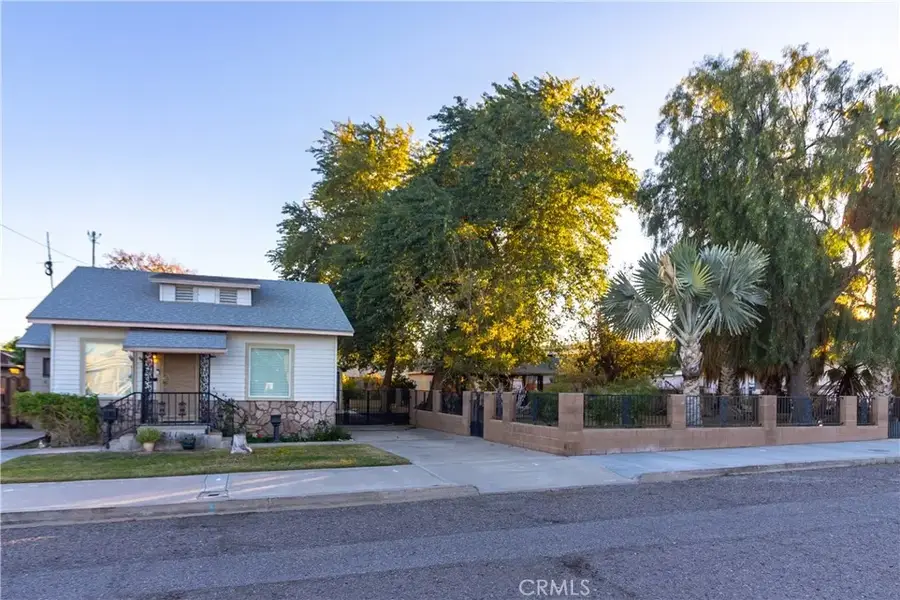 211 Walnut Street, Needles, CA 92363 - #3