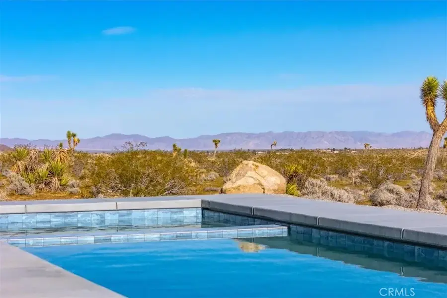 621 N Sage Avenue, Yucca Valley, CA 92284 - #2