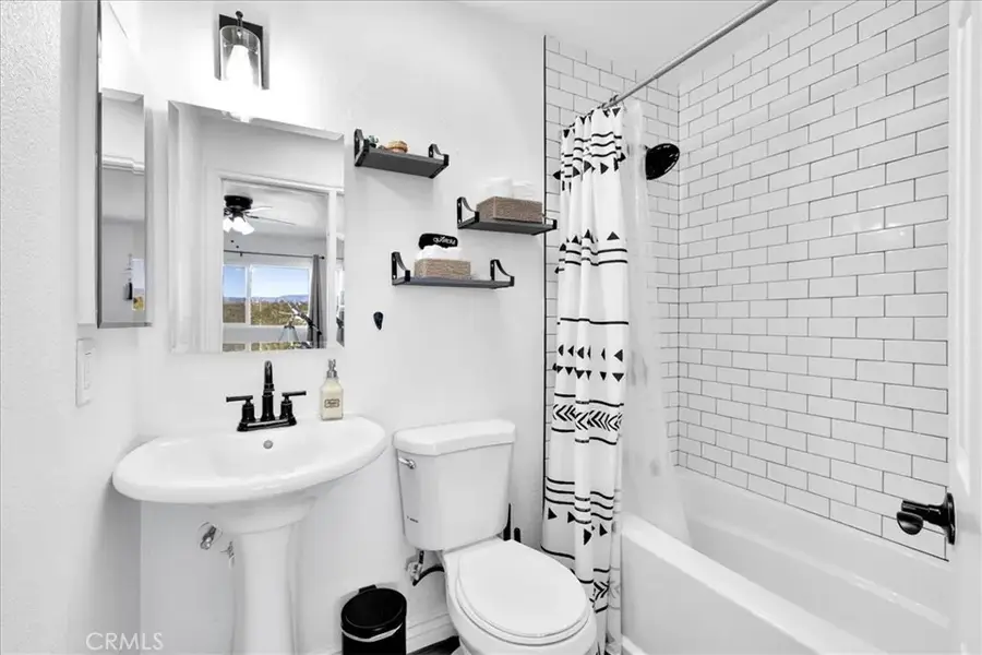 670 Ducor Avenue, Landers, CA 92285 - #3