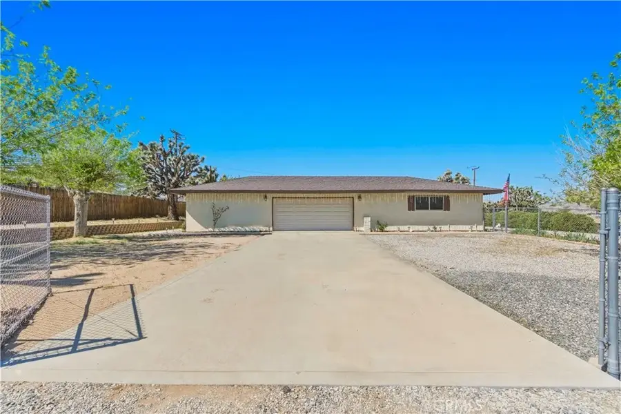56711 Joshua, Yucca Valley, CA 92284 - #2