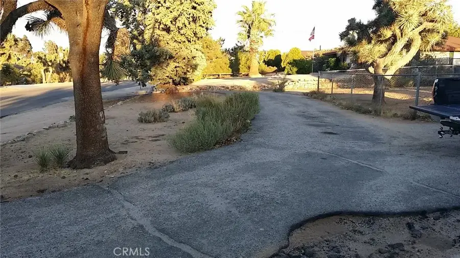 56633 Bonanza, Yucca Valley, CA 92284 - #2