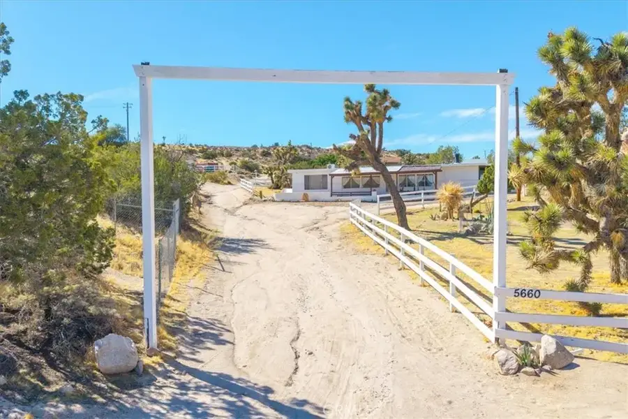 5660 Rowell Road, Yucca Valley, CA 92284 - #3