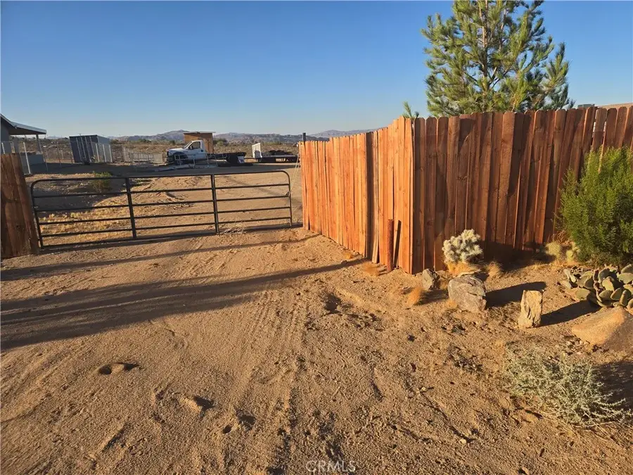 55560 Massachusets, Landers, CA 92285 - #2