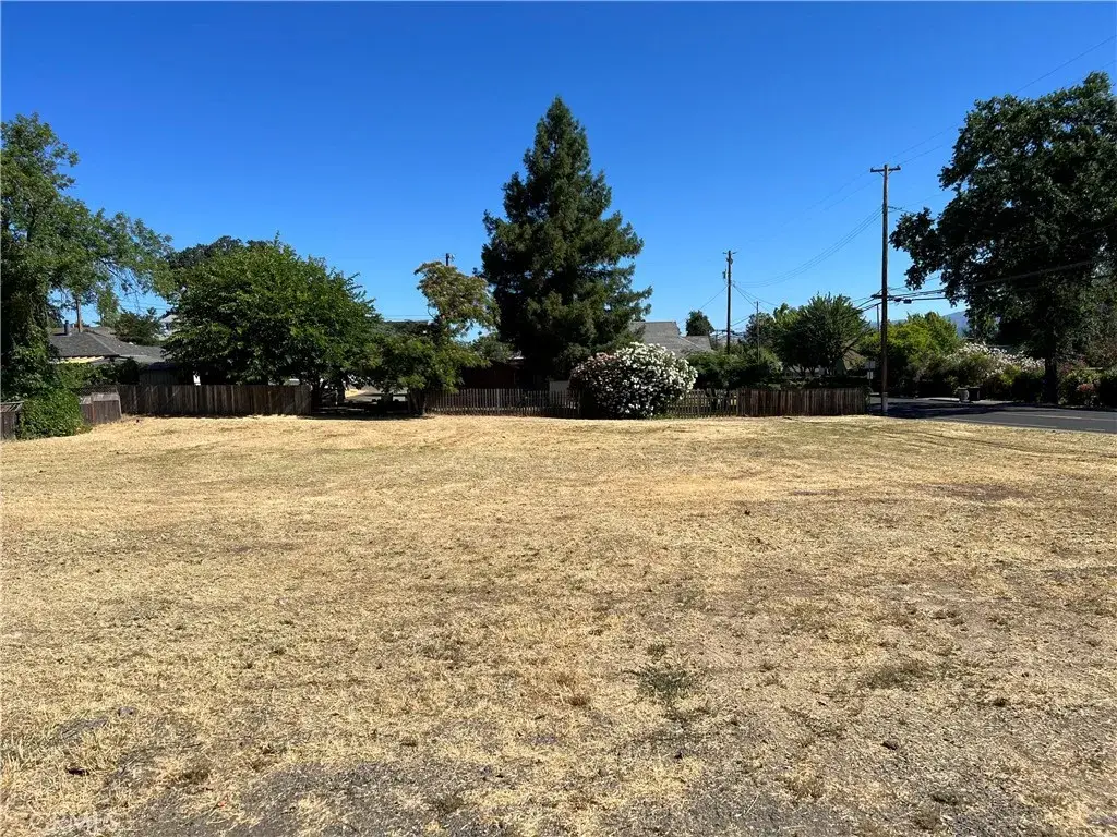 310 Clear Lake, Lakeport, CA 95453 - Image #1