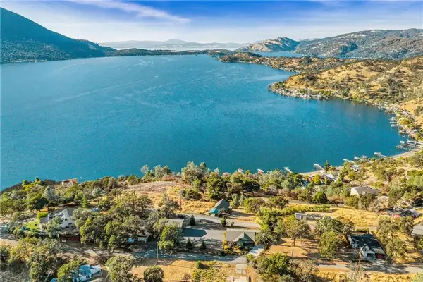 3011 Oak Crest Drive, Clearlake, CA 95422