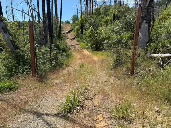 1833 Hunter Point Dr, Upper Lake, CA 95485