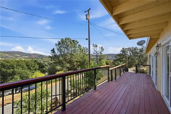 12322 Lakeview Drive, Clearlake Oaks, CA 95423