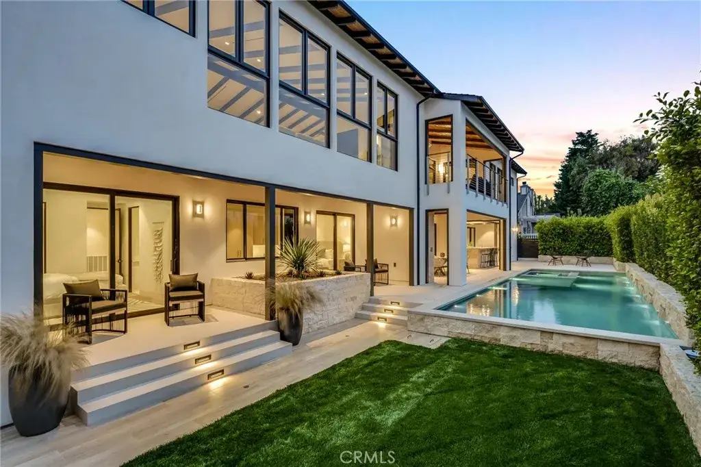 427 Santa Ana Av, Newport Beach, CA 92663 - Image #1