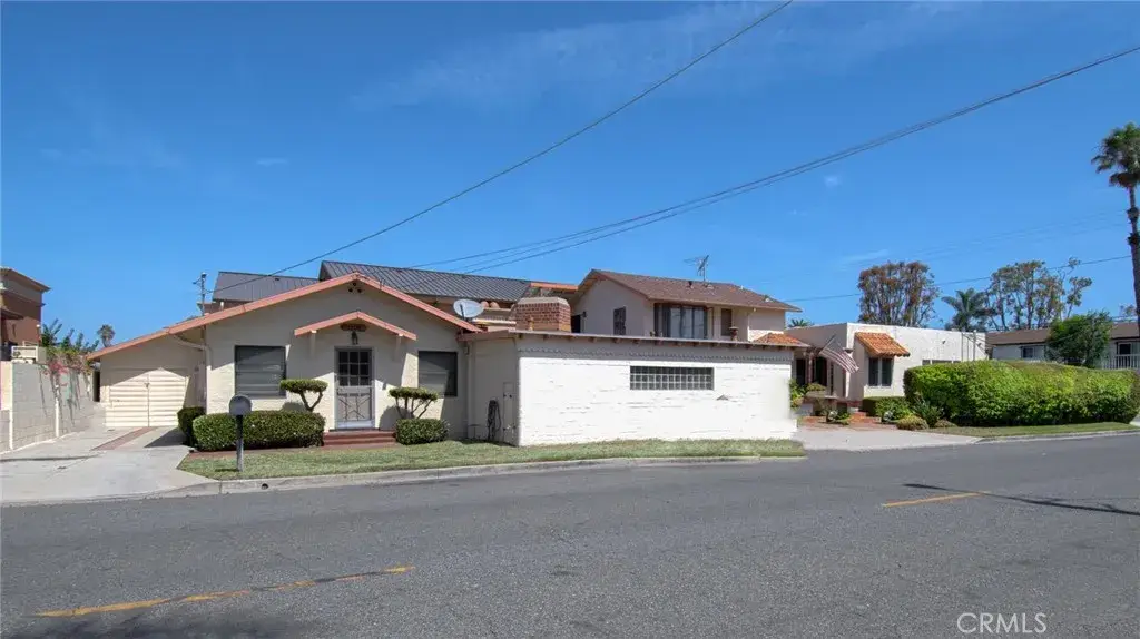 2209 Elden Avenue, Costa Mesa, CA 92627 - #1