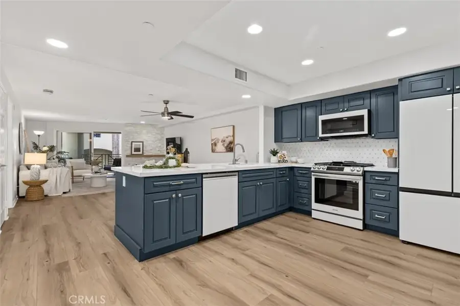 200 Pacific Coast Highway #M50, Huntington Beach, CA 92648 - #3