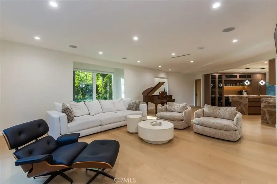 6512 Firmament, Van Nuys, CA 91406 - #3