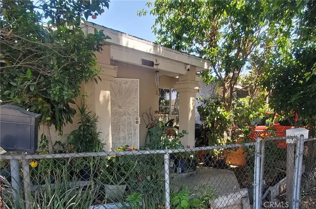 6300 Holmes Avenue, Los Angeles, CA 90001 - Image #1