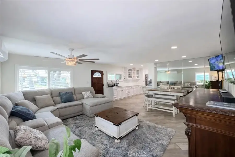 161 W Harcourt Street, Long Beach, CA 90805 - #3