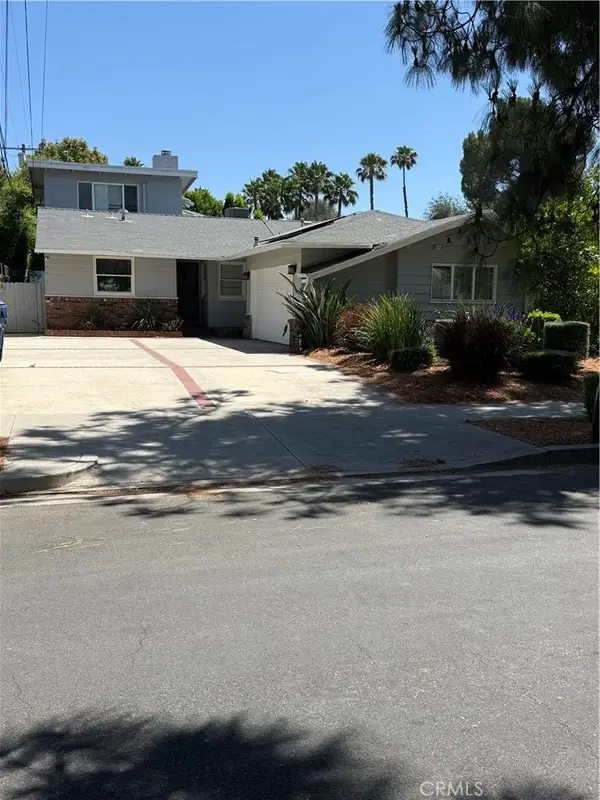 22814 Collins, Woodland Hills, CA 91367