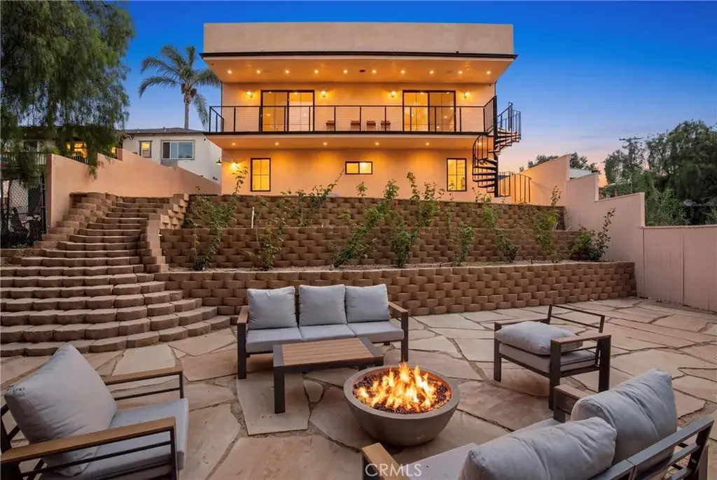 1102 W 6th, San Pedro, CA 90731 - #1