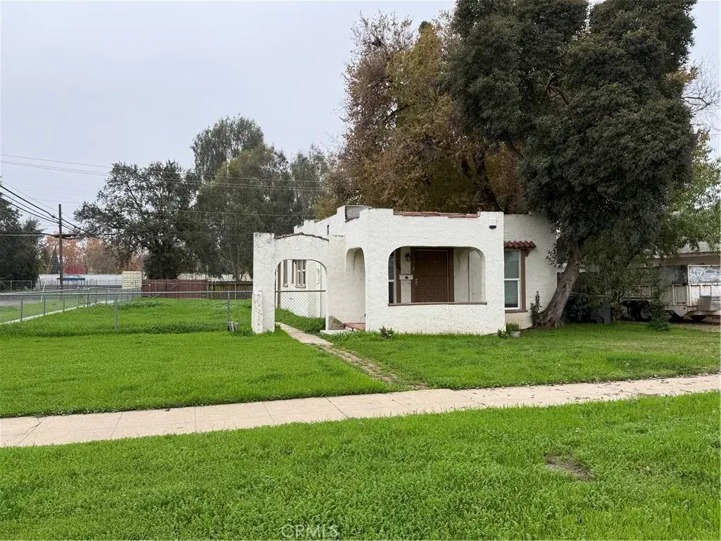 204 W 25th, Merced, CA 95340 - #1