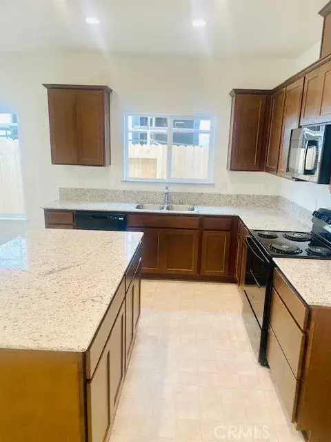 129 Squaw Valley Dr., Merced, CA 95341 - #3