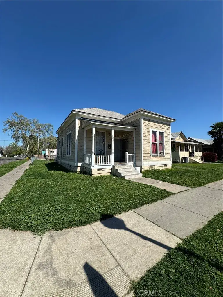 259 W 18th, Merced, CA 95340 - #1