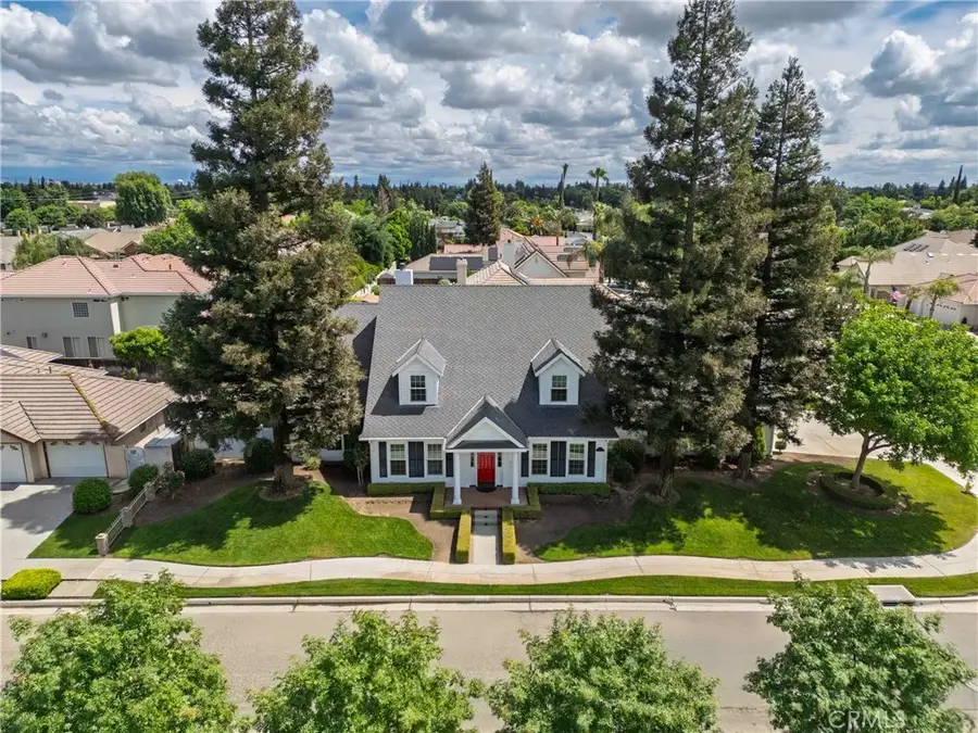 575 Woodlands, Madera, CA 93637 - #2