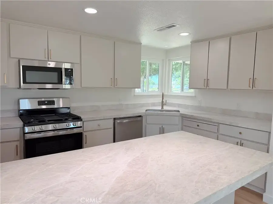 519 Rosehill Drive, Chowchilla, CA 93610 - #3