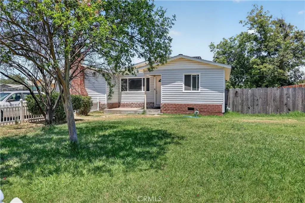 1565 E Santa Fe, Merced, CA 95340 - #1