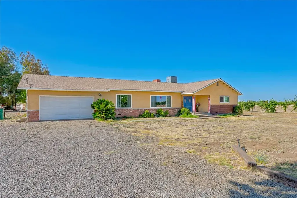11215 E Childs Avenue, Le Grand, CA 95333 - #1