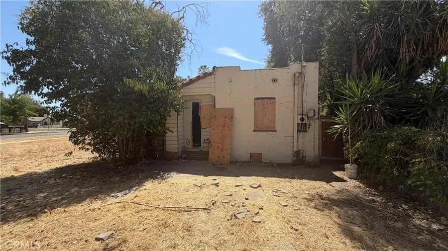 409 W 25th Street, Merced, CA 95340 - #2