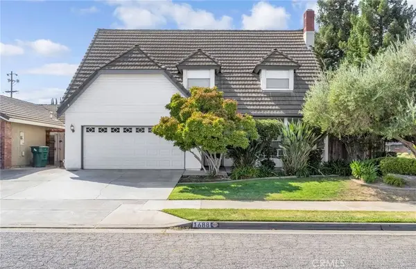 1688 University, Madera, CA 93637