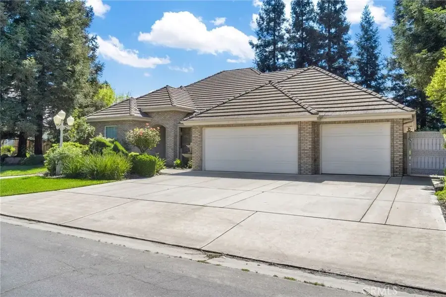 5025 W Birch, Fresno, CA 93722 - #2