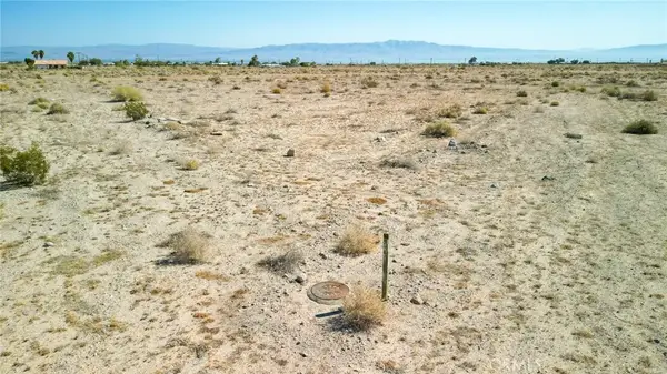 2705 Elsinore, Thermal, CA 92274