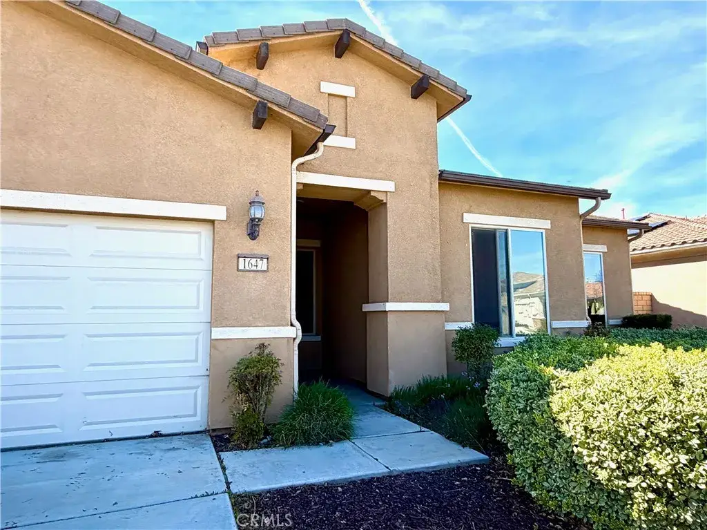 1647 Via Rojas, Hemet, CA 92545 - #1