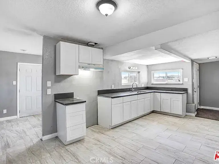 25372 Agate, Barstow, CA 92311 - #3