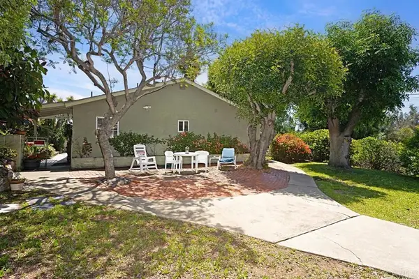 801 W Vista Way, Vista, CA 92083